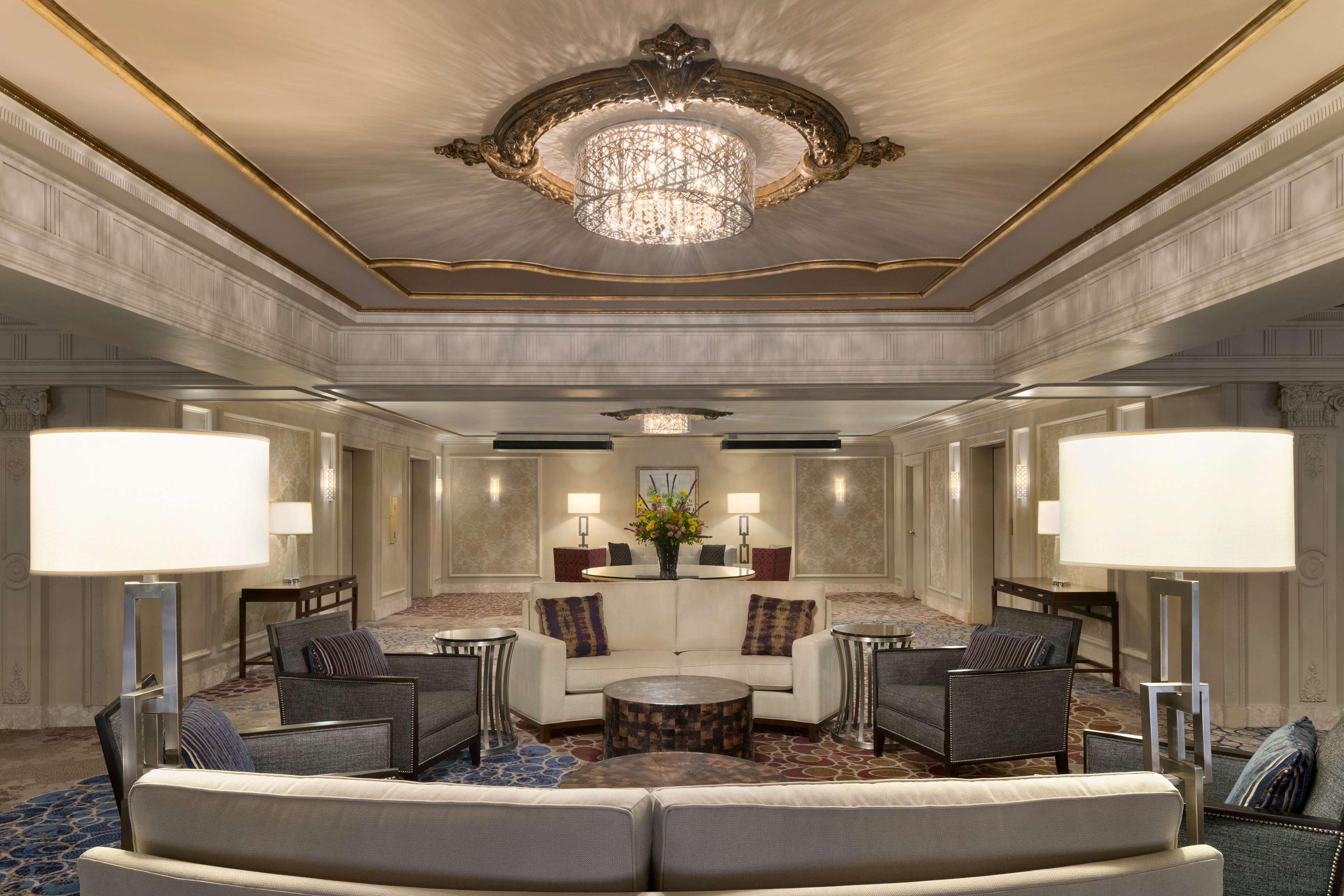 Hilton St. Louis Frontenac Bagian luar foto