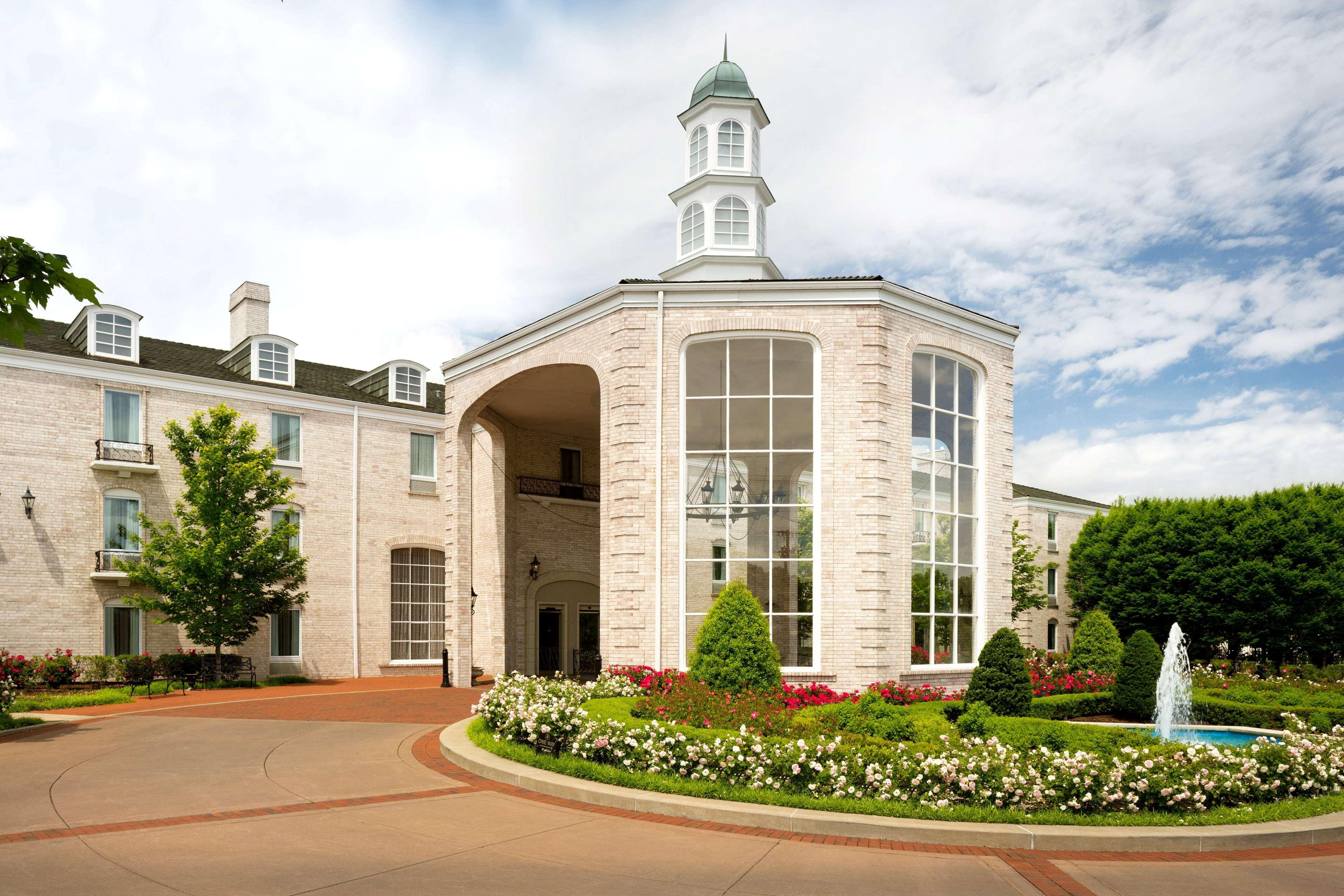 Hilton St. Louis Frontenac Bagian luar foto