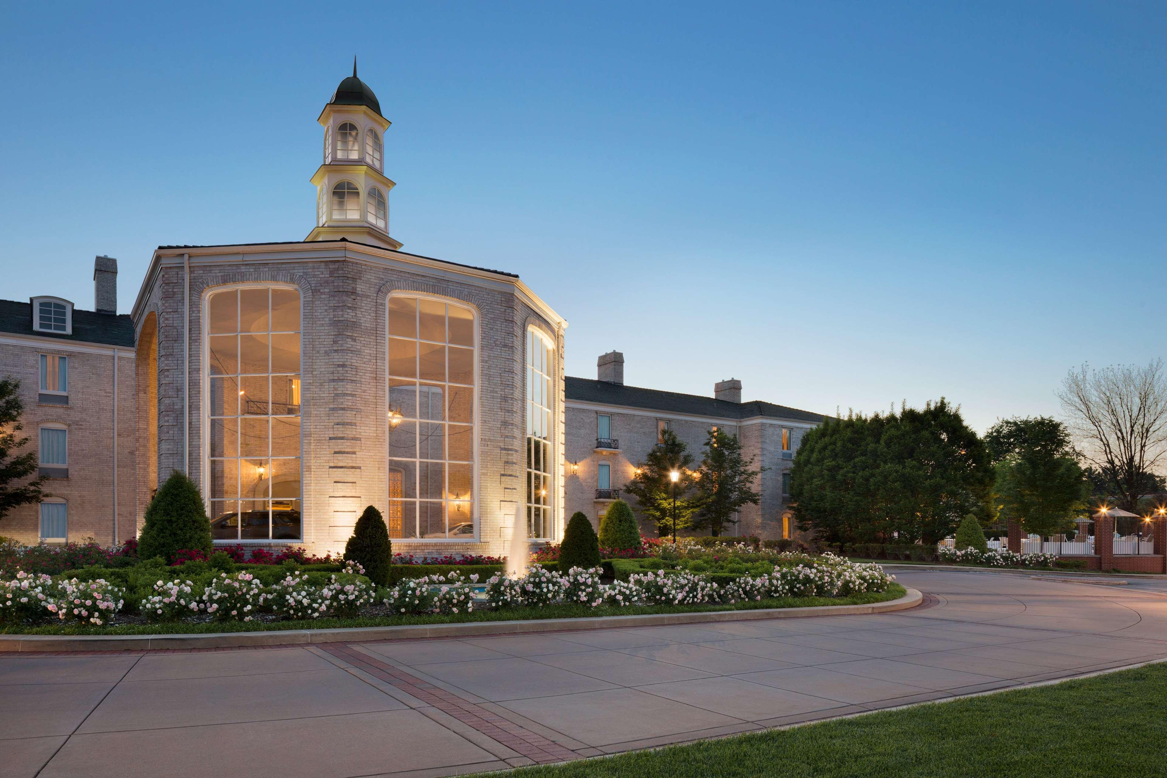 Hilton St. Louis Frontenac Bagian luar foto