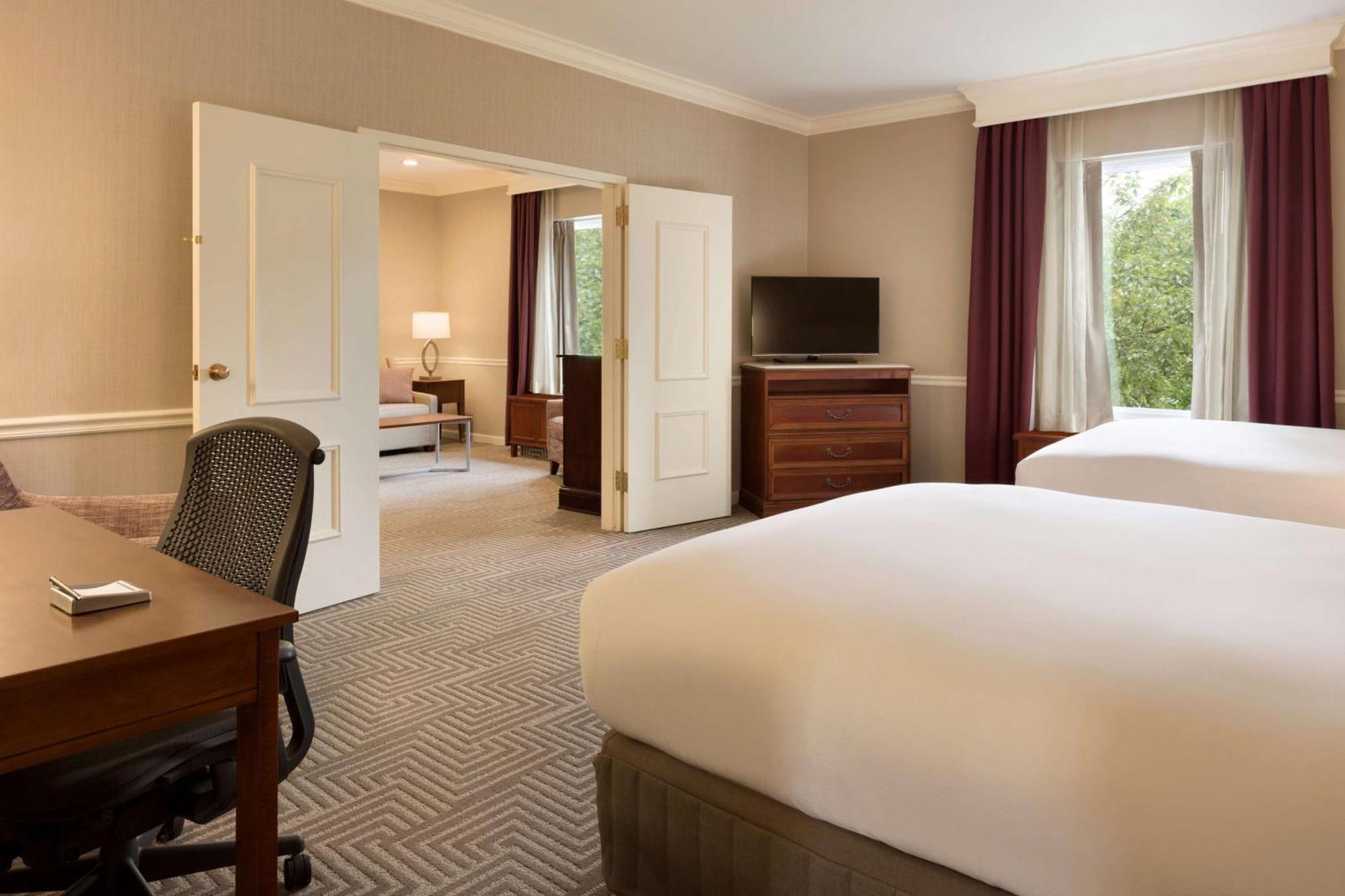 Hilton St. Louis Frontenac Bagian luar foto