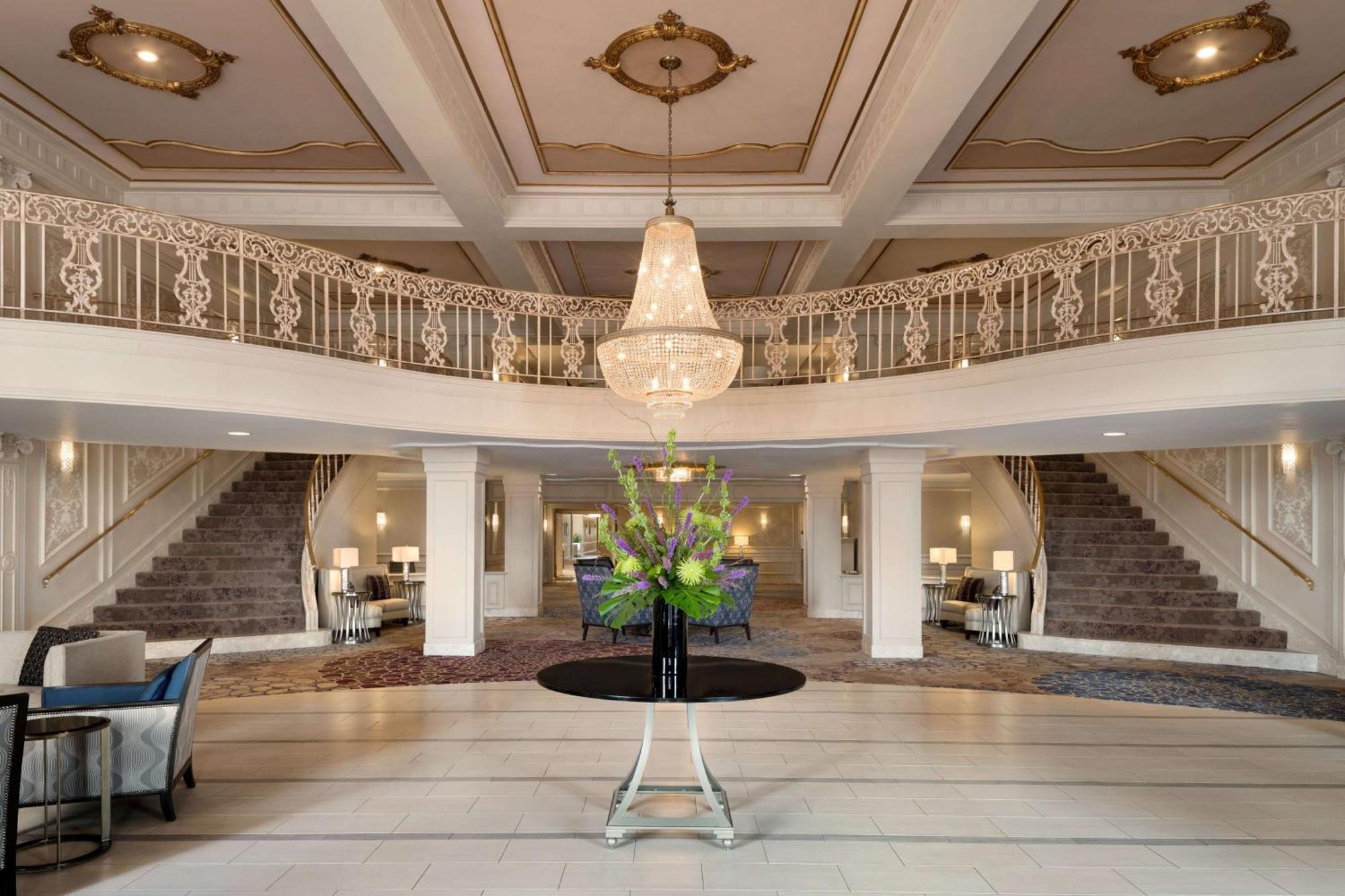 Hilton St. Louis Frontenac Bagian luar foto